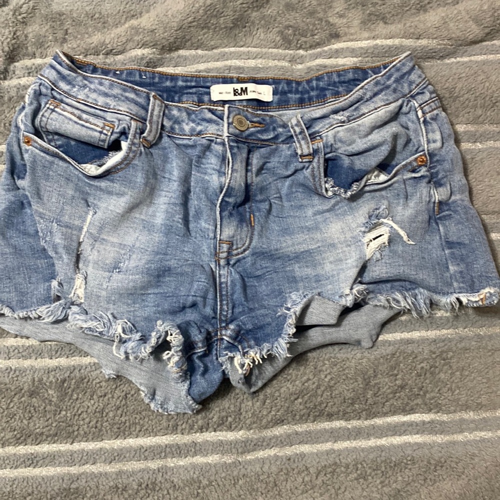 L&M mid rise Jean shorts